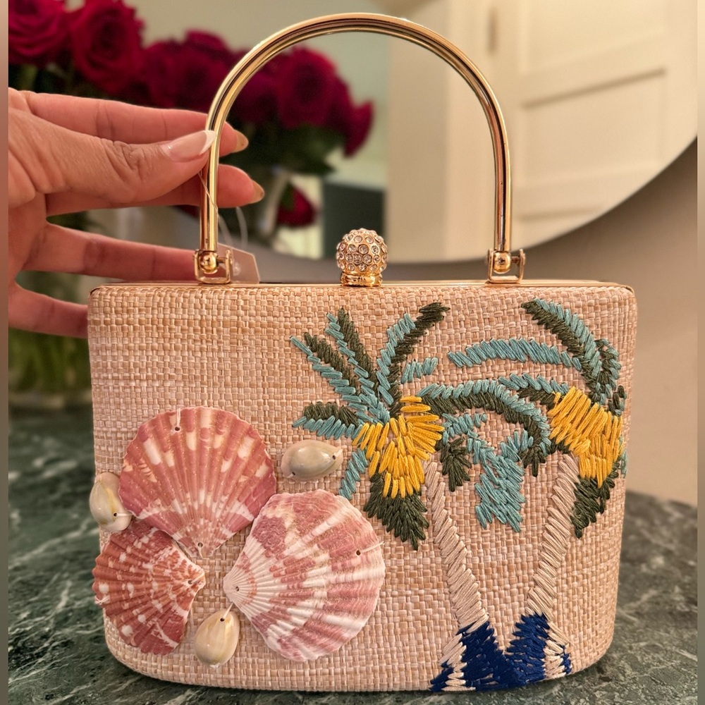 Shell palm tree clutch